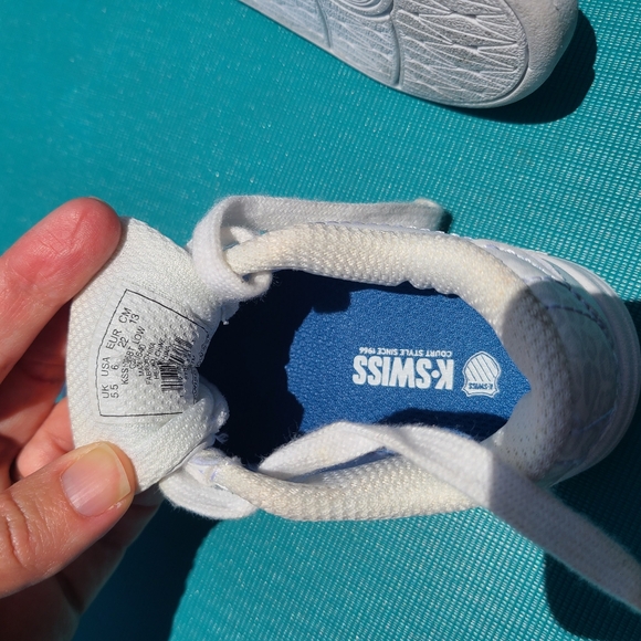 K-Swiss Classic All White Sneaker Sz 6 Toddler - Picture 5 of 5